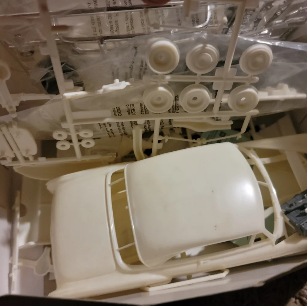 AMT Model Kit 51 Chevrolet Bel Air 